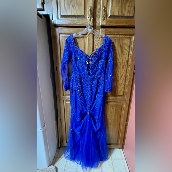 Morilee 47004 sequin lace corseted dress *size 10* - Picture 3 of 9